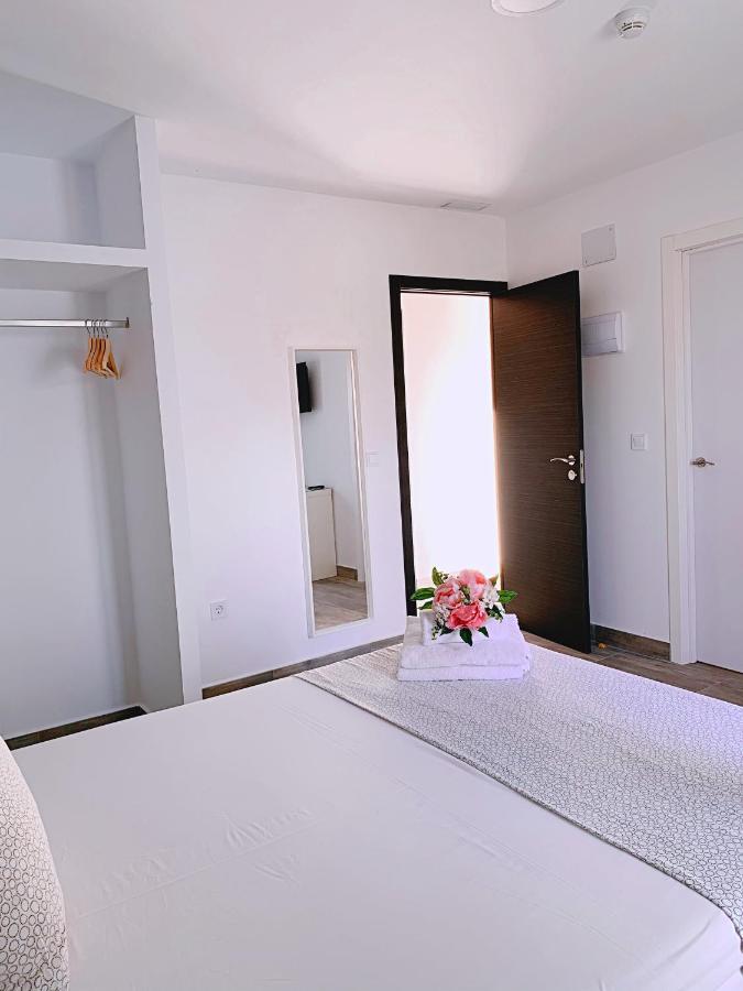 Hostal El Castillo 알칼라데과다이라 외부 사진